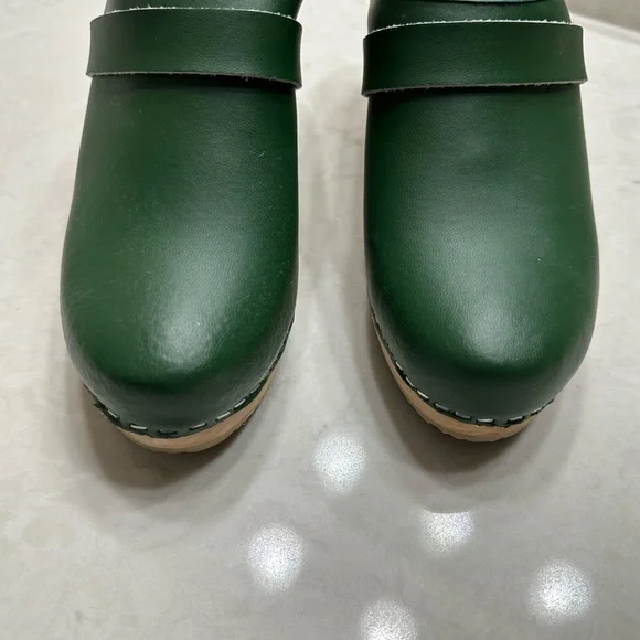 Green Leather Clogs, Cape Clogs, like new, 39 - Picture 3 of 8